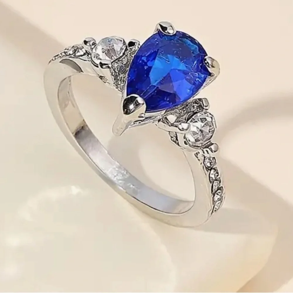 Size 8 Pear Cut Sapphire Blue CZ Ring Silver Tone Three Stone Promise Ring
